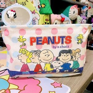 Peanuts storage bin